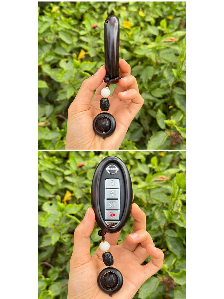 The Nissan Teana key rings made of sandalwood are compatible with the 14th generation Sylphy, X-Trail, Patrol, Qashqai and Murano.