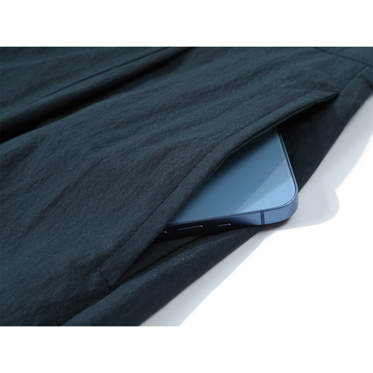 Cholisa-nın 2025-ci ilin yayında işə getmək üçün ideal olan, qadınlar üçün şık, geniş, arıqladıcı düz ayaqlı gündəlik şalvarı. Unikal və super şık şalvarlar.