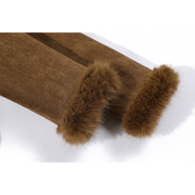 Cholisa-nın bu payız və qış aylarında qadınlar üçün məşhur zamşa yun astarlı qalın paltosu dəbli və şıkdır.