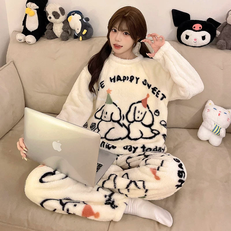 Cizgi filmi boz və qara pişik qış yeni mərcan yunlu pijama qadın yun astarlı və qalınlaşmış tələbə flanel ev geyimi xarici geyimlər