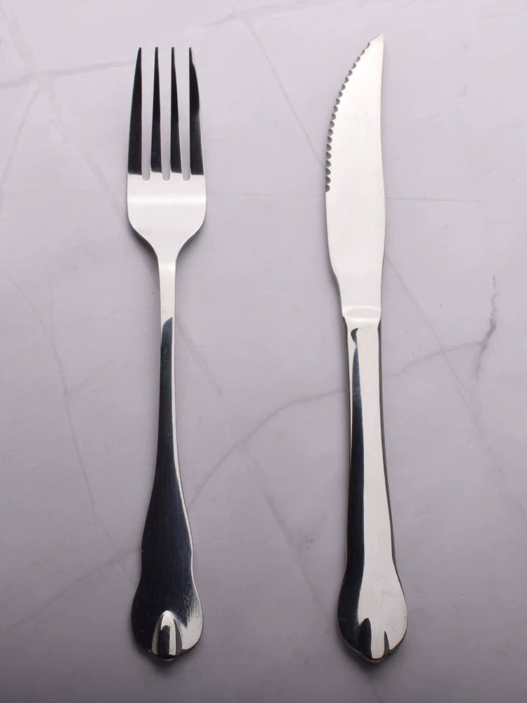 Qərb qabları, bıçaq, çəngəl və qaşıq, steyk üçün xüsusi bıçaq, əsas süfrə bıçağı, inək səkkizli bıçaq, çəngəl və qaşıq dəsti, məişət uzun saplı qaşıq, kommersiya məqsədləri üçün