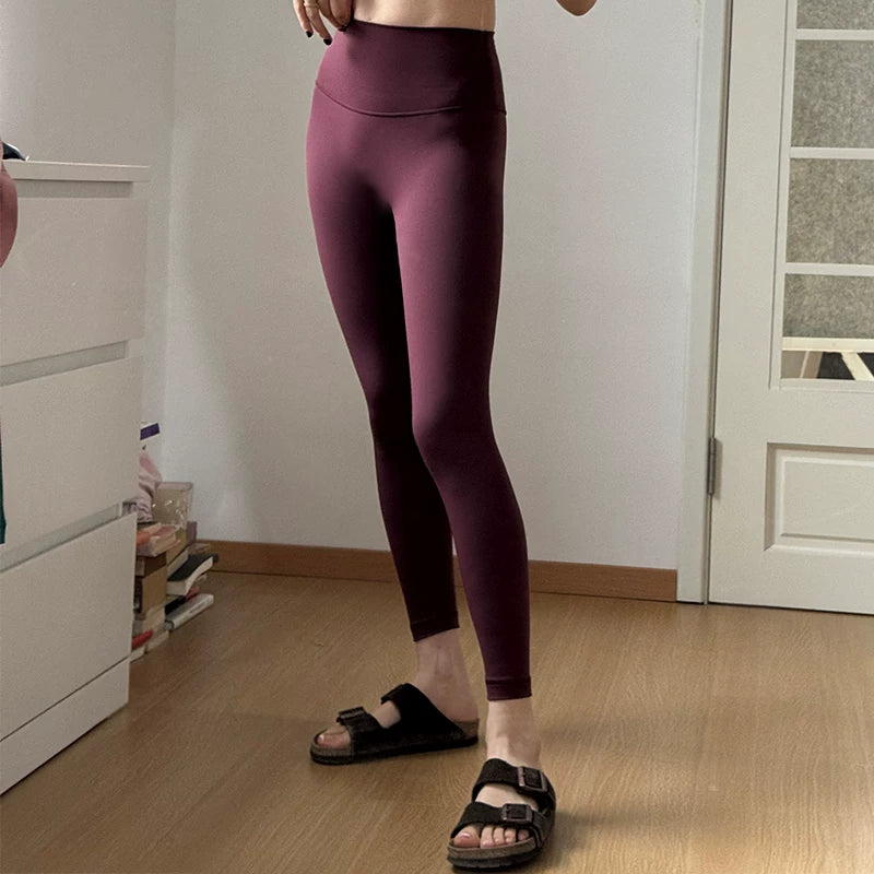 Yoyo fitnes şalvarları, şaftalı butt yoqa şalvarları, qadınların payız və qış məxmər məşq şalvarları, yüksək bel omba qaldıran Pilates şalvarlarını tövsiyə edir
