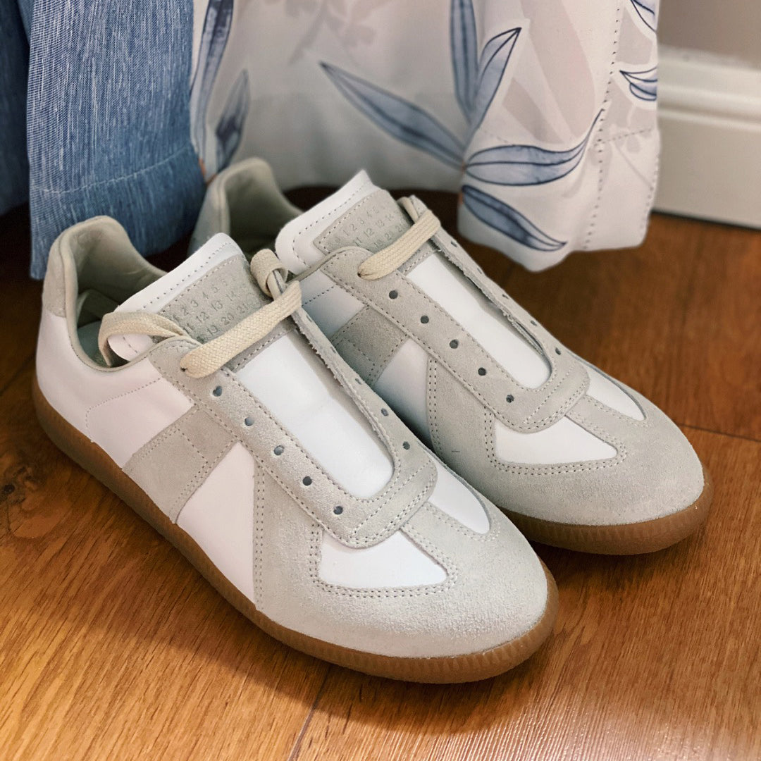 Laoqi Family Soul Edition German Training Shoes, 2025 New Style, White Flat Genuine Leather Fashion Sports Couple Shoes