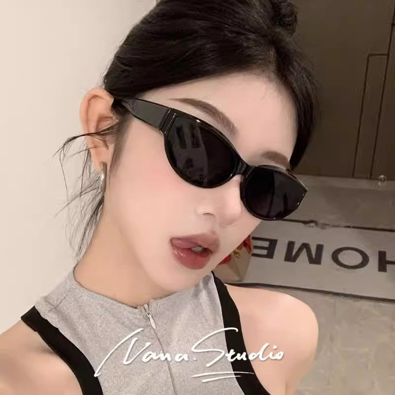Jennie'nin eyni üslublu qadınlar üçün günəş eynəyi retro hottie pişik gözü kiçik çərçivə gm eynək polarize anti-UV günəş eynəyi kiçik üz - 2