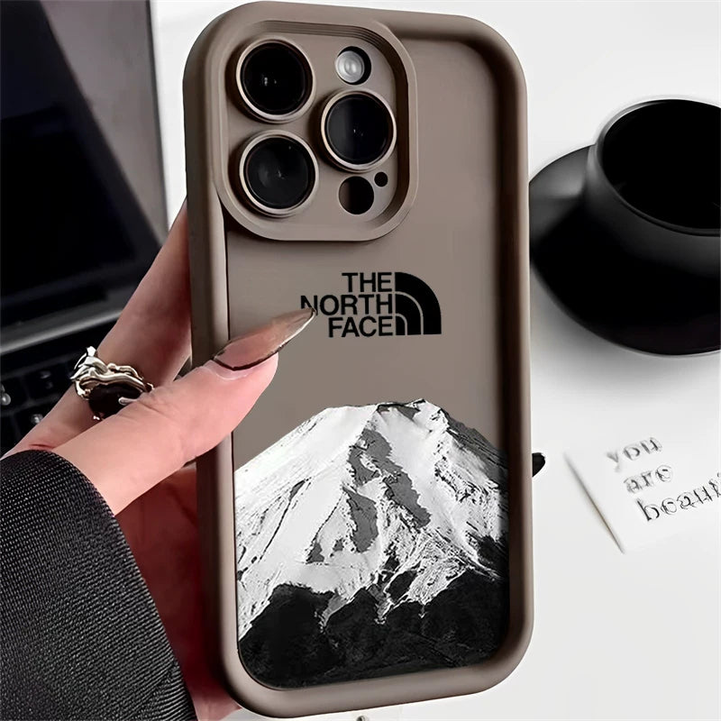Apple iPhone 15 Pro Max, yeni iPhone 14 premium stil, 13 Pro dəbli brend, 12 North Face Snow Mountain, 11 kreativ, 8 Plus fərdiləşdirilmiş, 7 düşməyə davamlı, kişilər və qadınlar üçün X, XS tam örtük, 16 dəst maksimum üçün uyğundur.