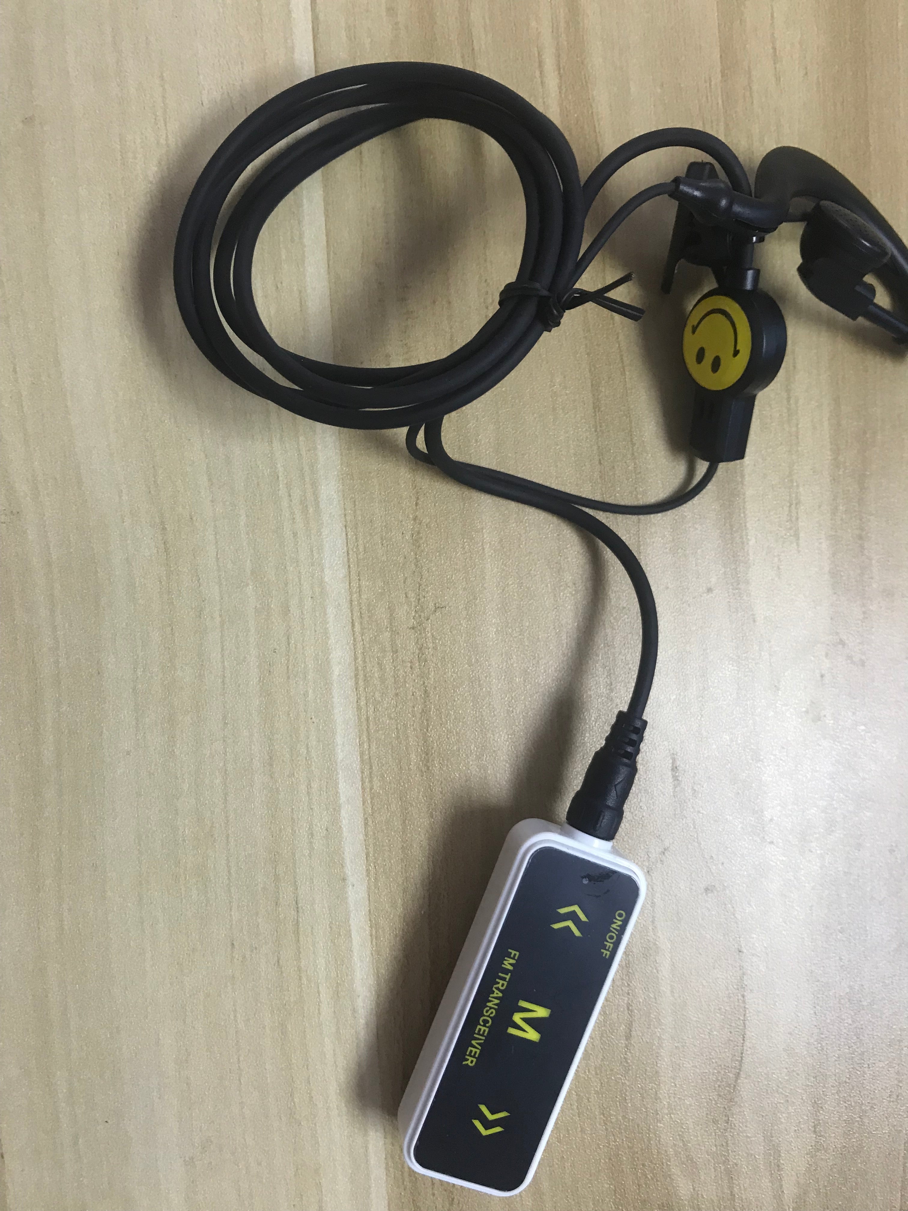 Kuailixun mini walkie-talkie xüsusi kiçik bir deşikli interkom qulaqlıqları 2.5mm universal T-başlı mikrofon kabeli