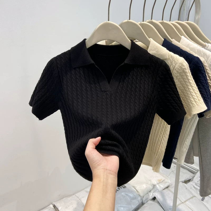 Retro cable knit polo shirt, short sleeve knit shirt, women's 2025 summer new fashion, V-neck, slim fit, short shirt, fashionable.