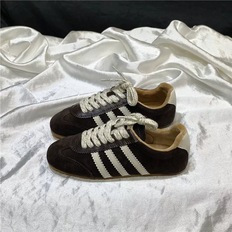 Women's suede retro German training shoes, flat genuine leather soft sole, Hong Kong style stylish three-stripe shoes, autumn and winter sports shoes for all seasons