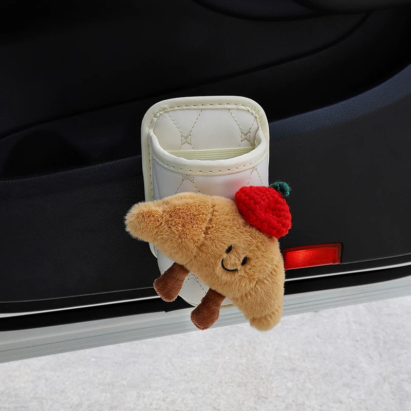 Cizgi filmi üslubunda yaradıcı avtomobil stəkan tutacağı, avtomobil qapısının yan saxlama qutusu, qızlar üçün avtomobil oturacaqlarının arxaları üçün çoxfunksiyalı saxlama əşyası.