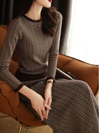 2025 Payız/Qış Yeni Stil, Dəbli, Gənc, Retro Üslublu Yüksək Zolaqlı Örgü Top və Ətək İki Hissəli Dəst