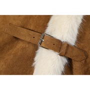 Cholisa-nın payız və qış üçün şık zamşa və quzu dərisindən hazırlanmış paltosu qısa, qalın və çox cəlbedici bir tərzdir.