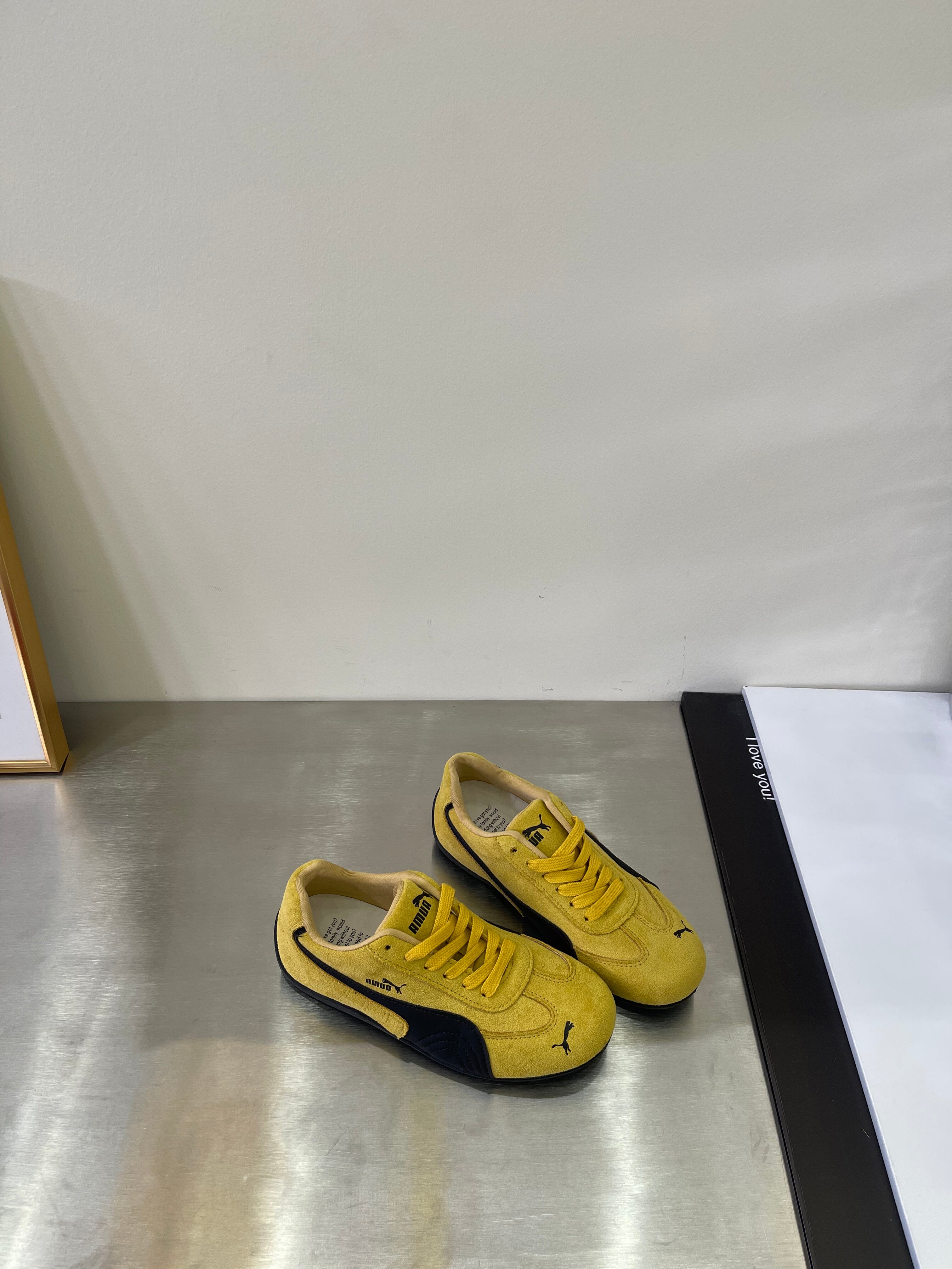 Genuine leather platform sneakers for women, new model 2025, limited sizes, available for export and retail.