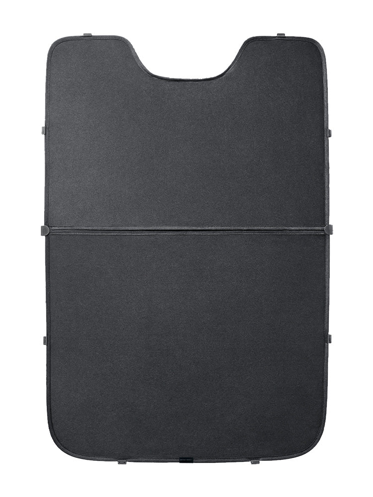 Günəşdən qorunma və istilik izolyasiyası üçün 25 Audi E5 Sportback lyuklu günəşdən qoruyucu aksesuarlarına tətbiq olunur.