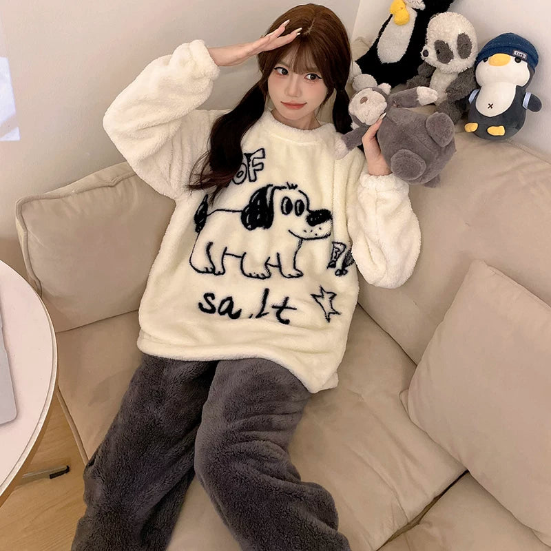 Cizgi filmi boz və qara pişik qış yeni mərcan yunlu pijama qadın yun astarlı və qalınlaşmış tələbə flanel ev geyimi xarici geyimlər