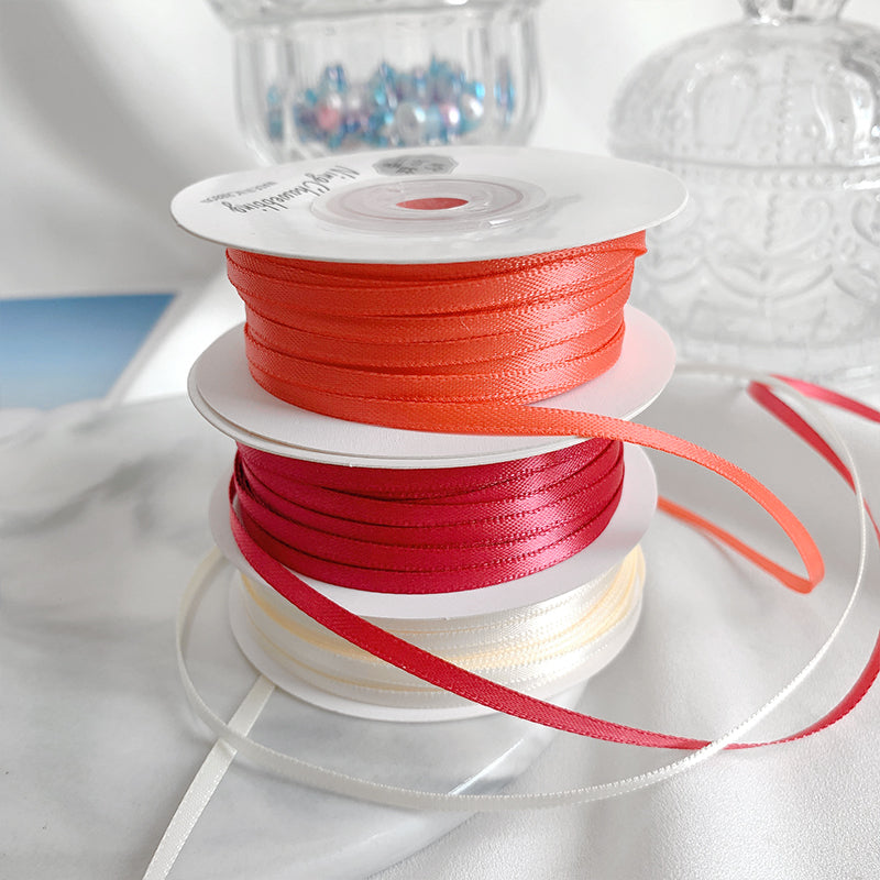 0,3 sm şifrəli iki tərəfli polyester lent toy yayı yüksək səviyyəli hədiyyə qablaşdırma ipək lent 3 mm nazik lent