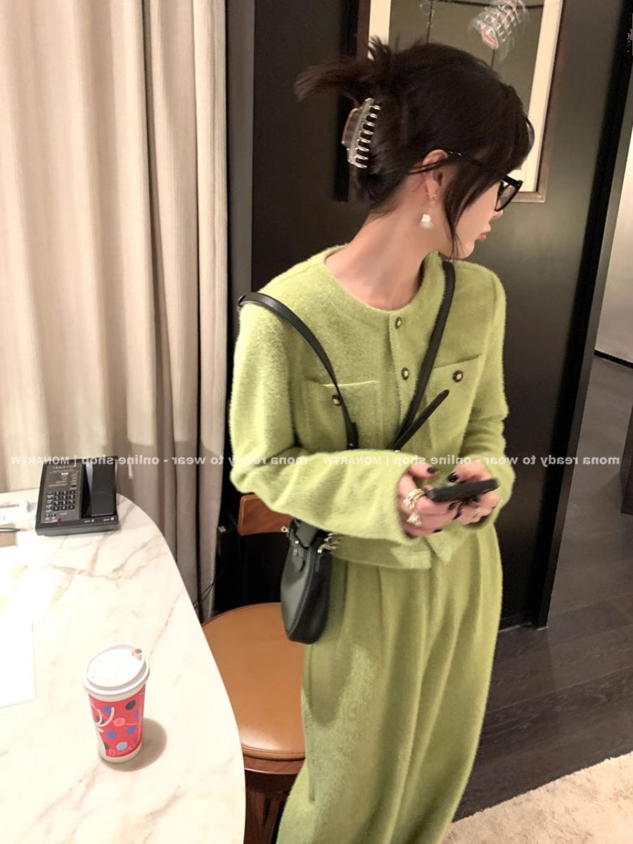 UM Chanel-inspired women's spring and autumn daily knitwear set, elegant cardigan jacket, high-waisted pants, fashionable and youthful two-piece set.