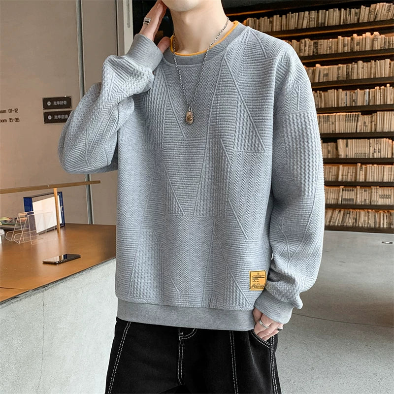 Endirimli satışlar, sərfəli qiymətlər, markalı kişilər üçün uzunqol futbolkalar, dəbli vafli toxunmuş sviterlər və digər idxal olunmuş kişi geyimləri.