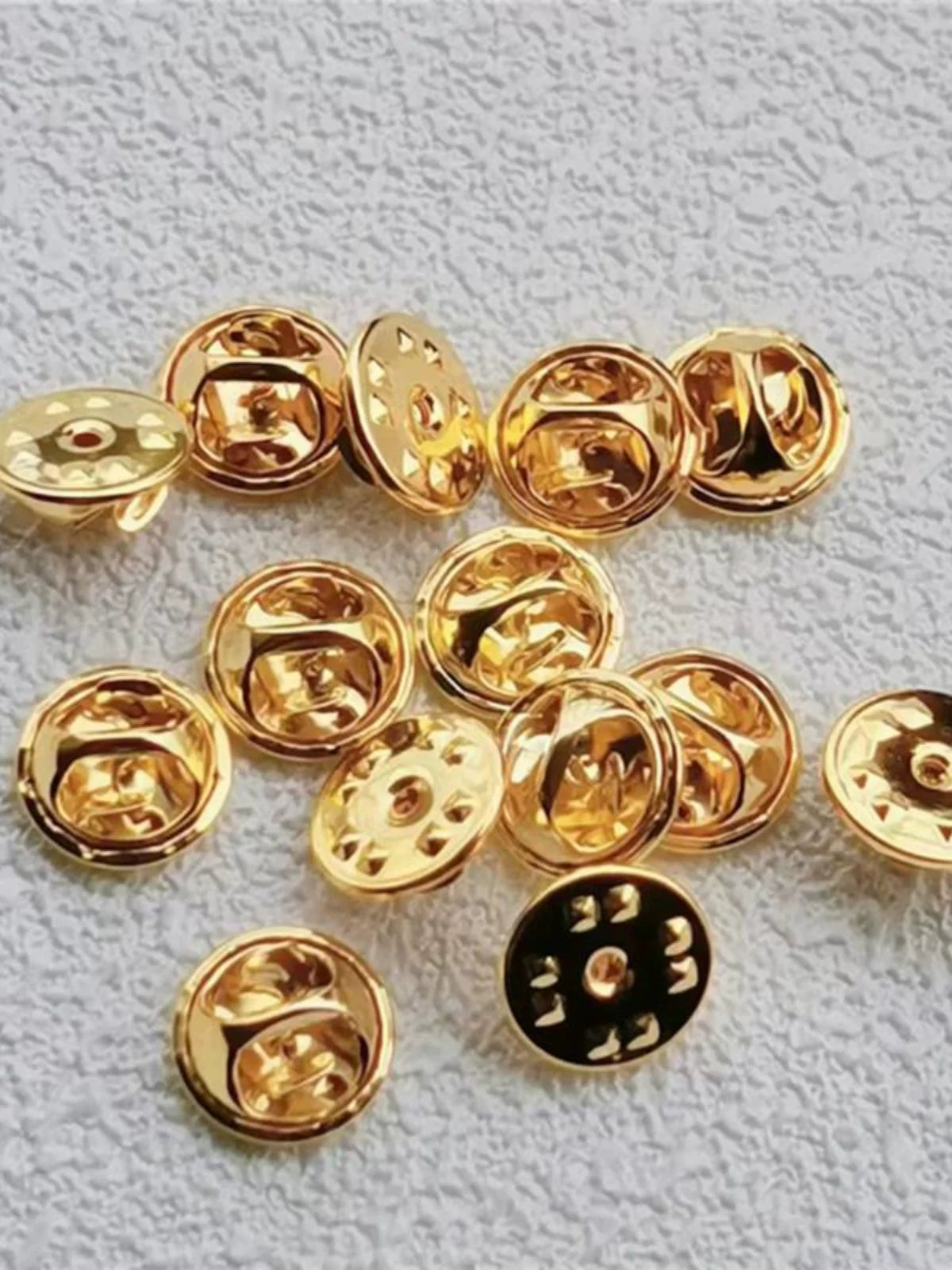 Universal broş, ehtiyat toqqa, kəpənək toka, yastı başlı kart papağı, döş nişanı, döş nişanı, at iynəsi, tam mis əl işi material aksesuarları