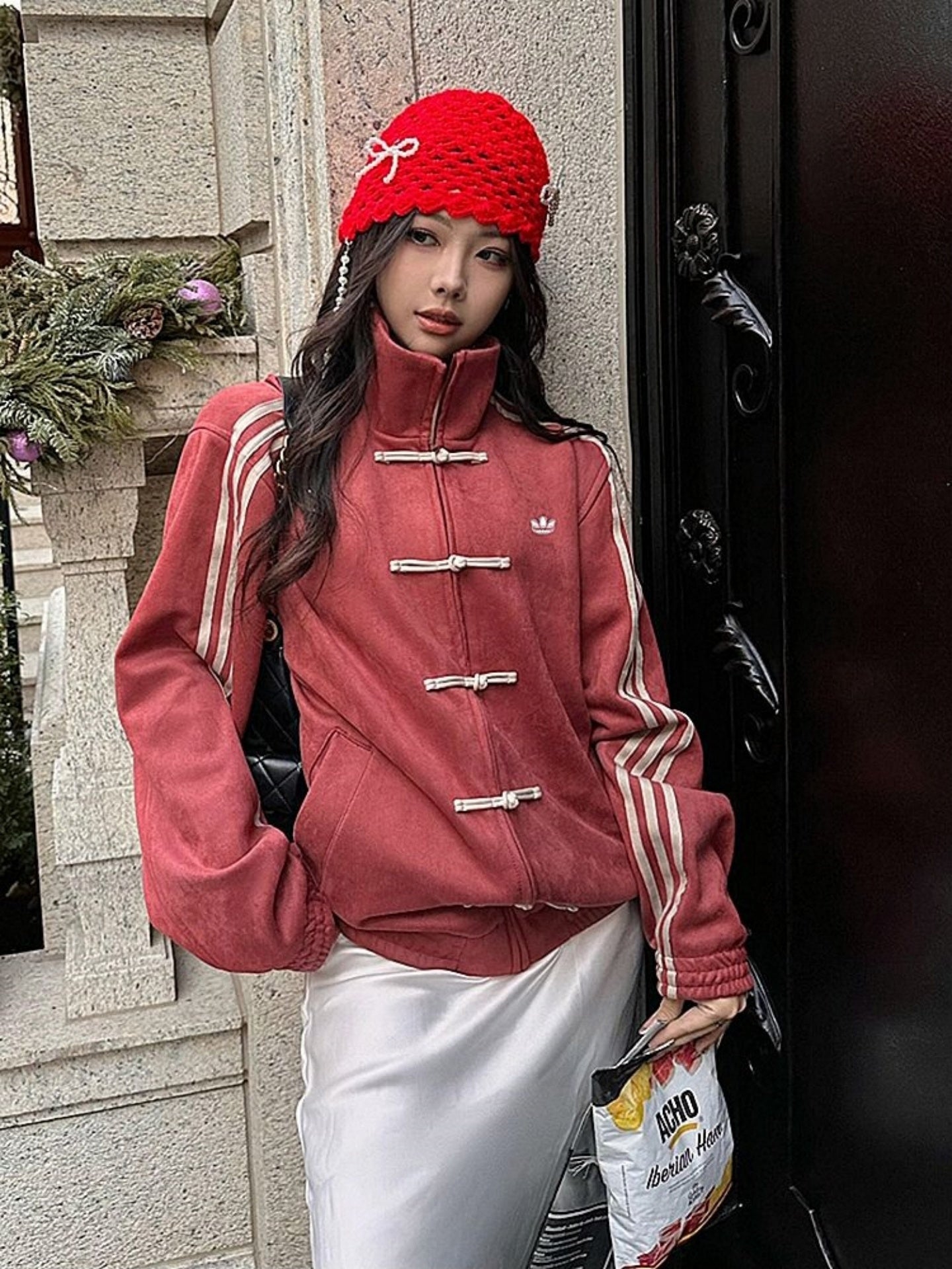 Populyar Tövsiyə | Wang Anyu's Stilində Zamşa Qatlanan Düyməli Yeni Çin Stilində Tang Kostyumlu Dayaq Yaxalı Gödəkçə JZ9927