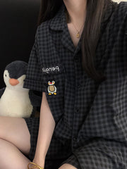 Yayda kişi və qadınlar üçün pijama boz rəngli plaid pinqvin təmiz pambıq qısaqol şort cüt Yapon üslublu pambıq ev geyimi dəsti