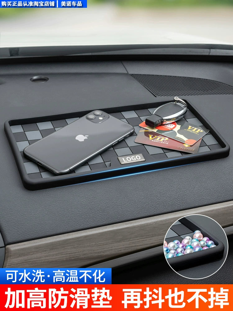 Avtomobil sürüşməyən döşəyi Yüksək temperatura davamlı Avto Avtomobil Dekorasiya Mərkəzi Konsolu Alət paneli Mobil Telefon Sabit Saxlama Məkanı Rezin Mat