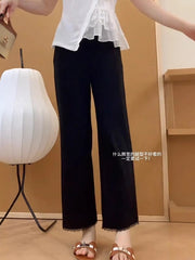 Böyük ölçülü qadın üçün elastik, dəbli, krujeva ilə işlənmiş qısa düz şalvar, yay üçün idealdır, arıqlamaq və kalçanı örtmək üçün idealdır, gündəlik stil.