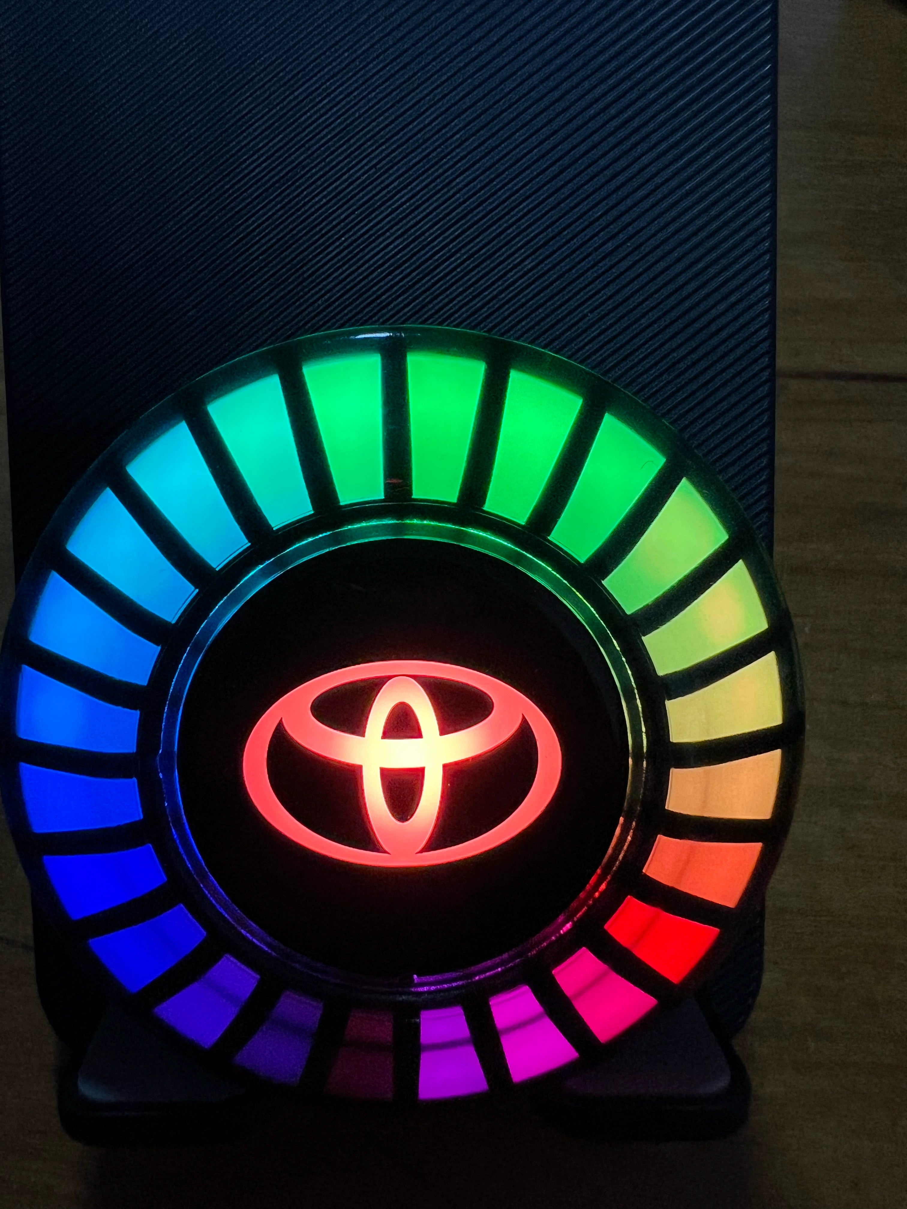 Yeni Təkmilləşdirmə Maqnit Emiş RGB Avtomobil Səsli İdarəetmə Pikap Mühit İşığı Ağıllı Avtomobil Havalandırma Ritmi İşıqlı Dekorasiya