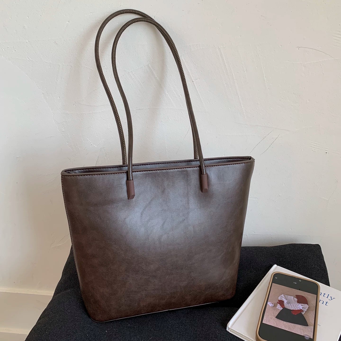 Minimalist üslubda qadınlar üçün düz rəngli qoltuqaltı çanta, böyük tutumlu, yeni 2026 payız üslubunda, çoxfunksiyalı çiyin çantası, şəhər içi vedrə çantası