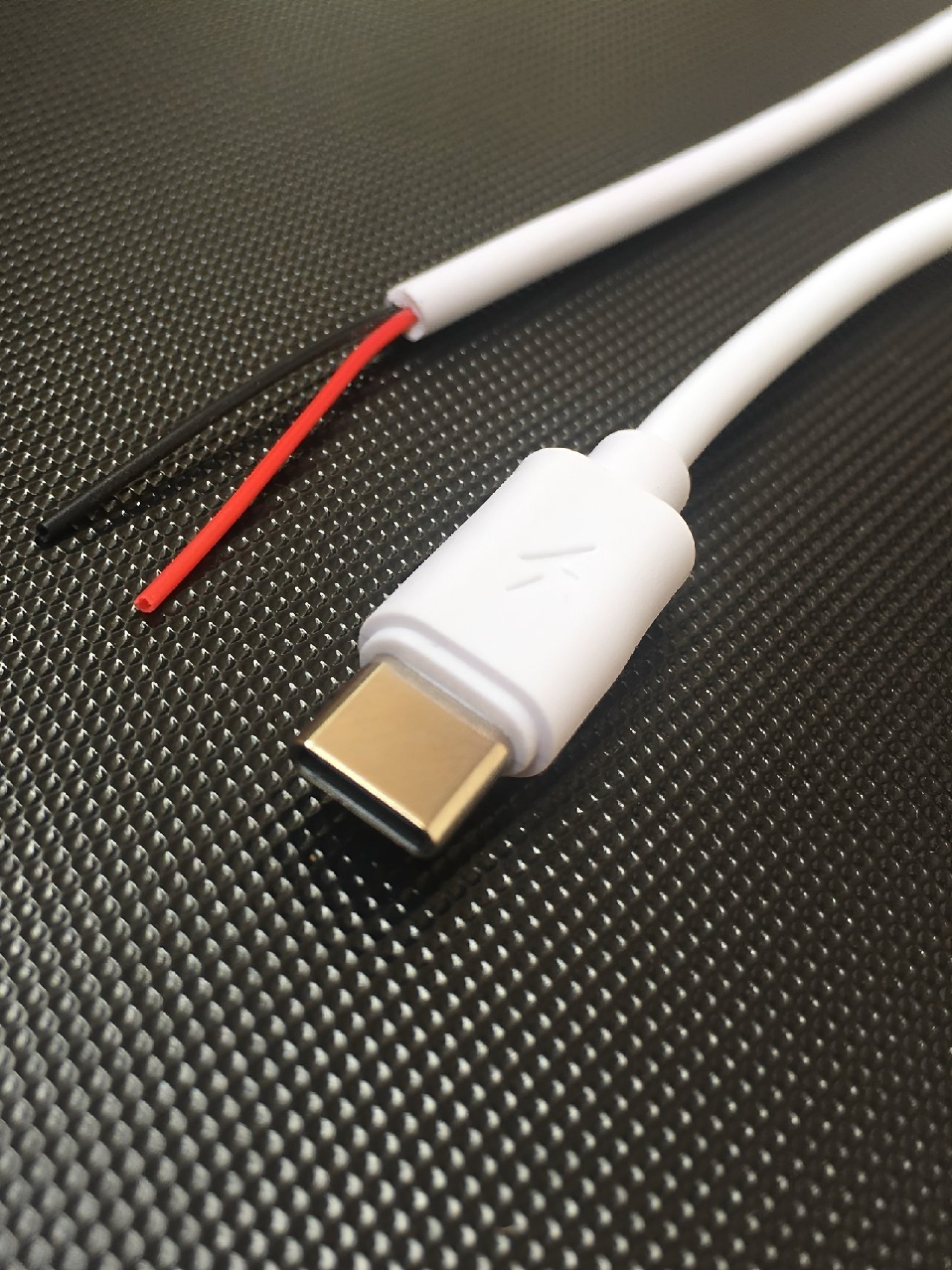 TYPE-C məlumat kabeli tək uclu tpc kişi kabeli sürətli enerji dolduran c2 nüvəli enerji təchizatı tək uclu kabel şarj edən usb kabel 3m
