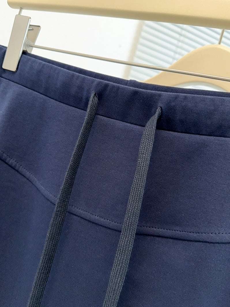 2026-cı ilin yayı üçün böyük ölçülü qadın gündəlik idman ətəyi, incə bədən quruluşu üçün yaraşıqlı, ombaları gizlədən, A-xəttli ətək, qısa ətək.