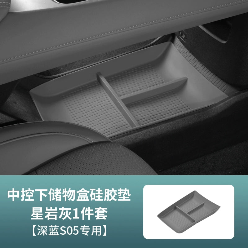 24-26 Tünd Mavi S05 Saxlama Qutusu Simsiz Doldurma Cihazı Su Bardağı Silisium Gel Yastığı Mərkəzi İdarəetmə Saxlama Daxili Modifikasiya Aksesuarları üçün uyğundur