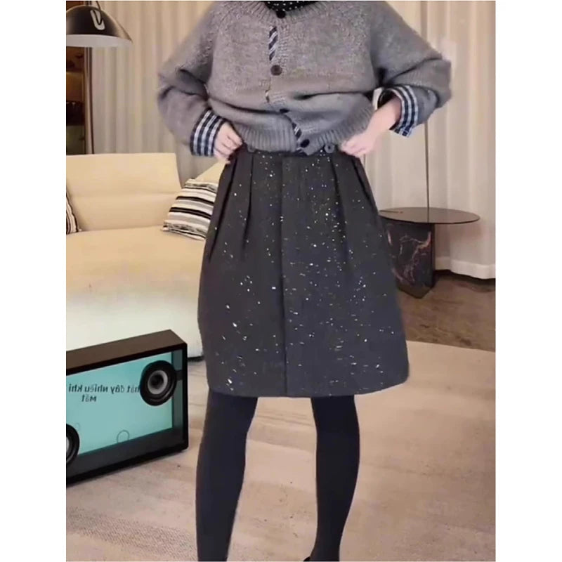 Boz rəngli parıldayan yun mini ətək, böyük ölçülü qadın geyimləri, yaz trendi, yeni stil, arıqladıcı, gözəl, çoxfunksiyalı büzməli ətək.