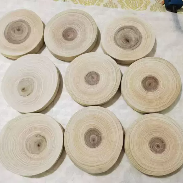 Təbii kamfora ağacından bərk ağac çay altlığı nəlbəki Çay altlığı bərk ağacdan hazırlanmış sahil gəmisi kung fu çay dəsti vaza izolyasiyalı baza