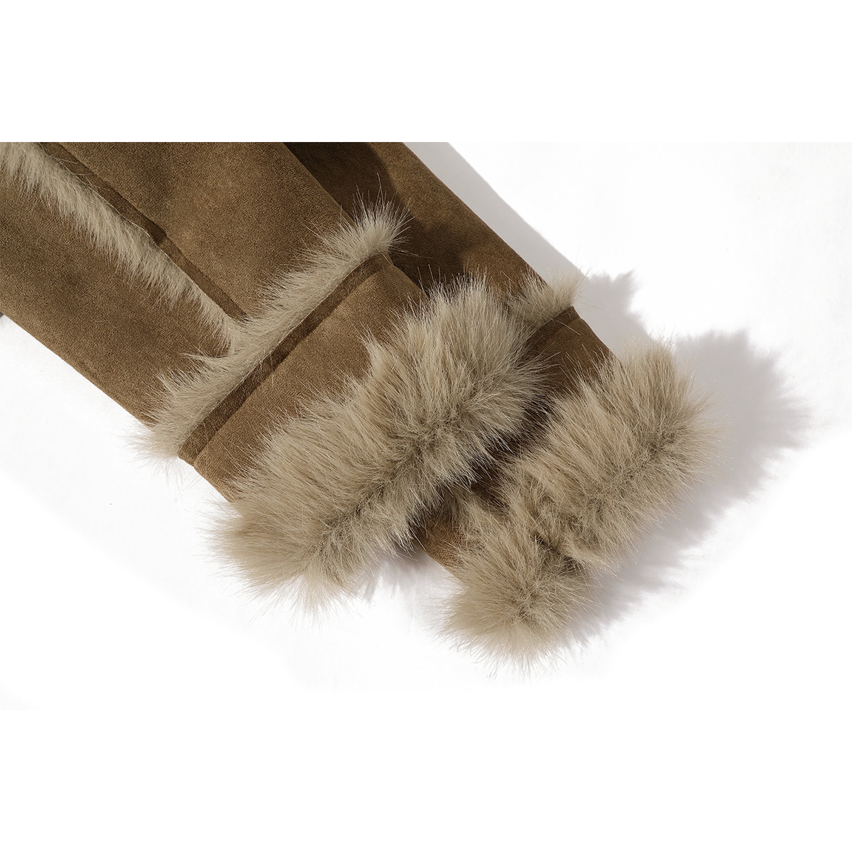 Cholisa qadınlar üçün unikal qırxılmış astarlı qısa zamşa palto, 2026-cı ilin payız və qış mövsümü üçün yeni, çox satılan model.