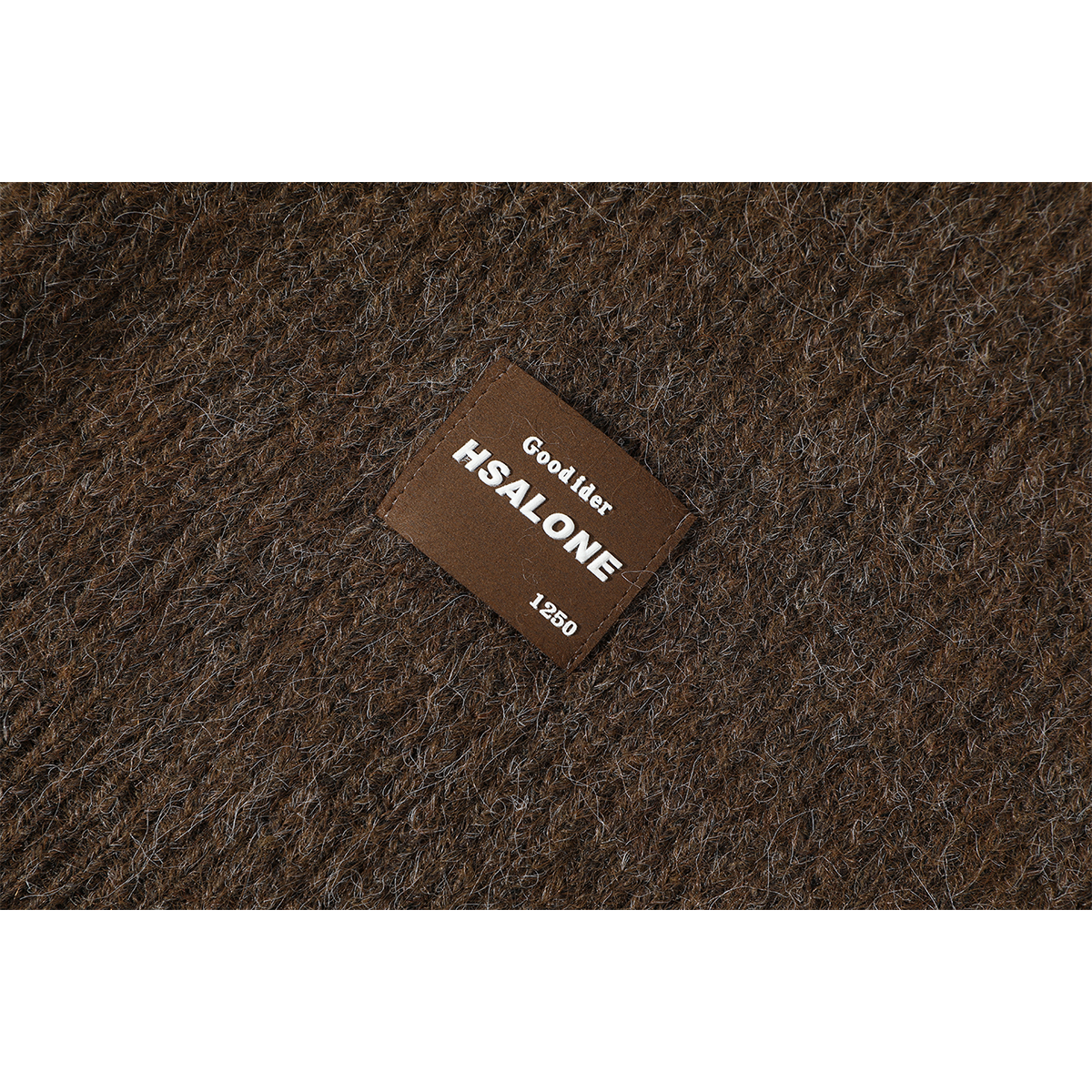 Cholisa-nın qadınlar üçün gənc, gözəl və şık sviter, qış üçün mükəmməldir, rahat və zərif bir ab-hava yayır.