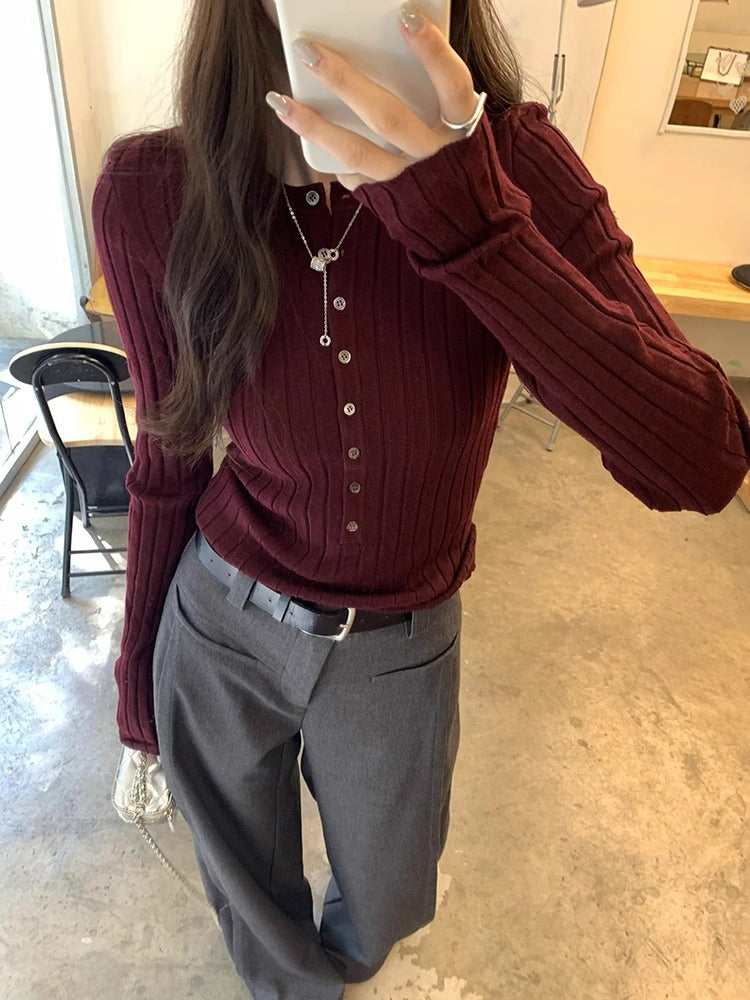 Fransız üslubunda yüksək keyfiyyətli qırmızı toxunma alt qatlı üst hissə, qadın payız və qış üst geyim dizaynı, incə formalı qısa sviter