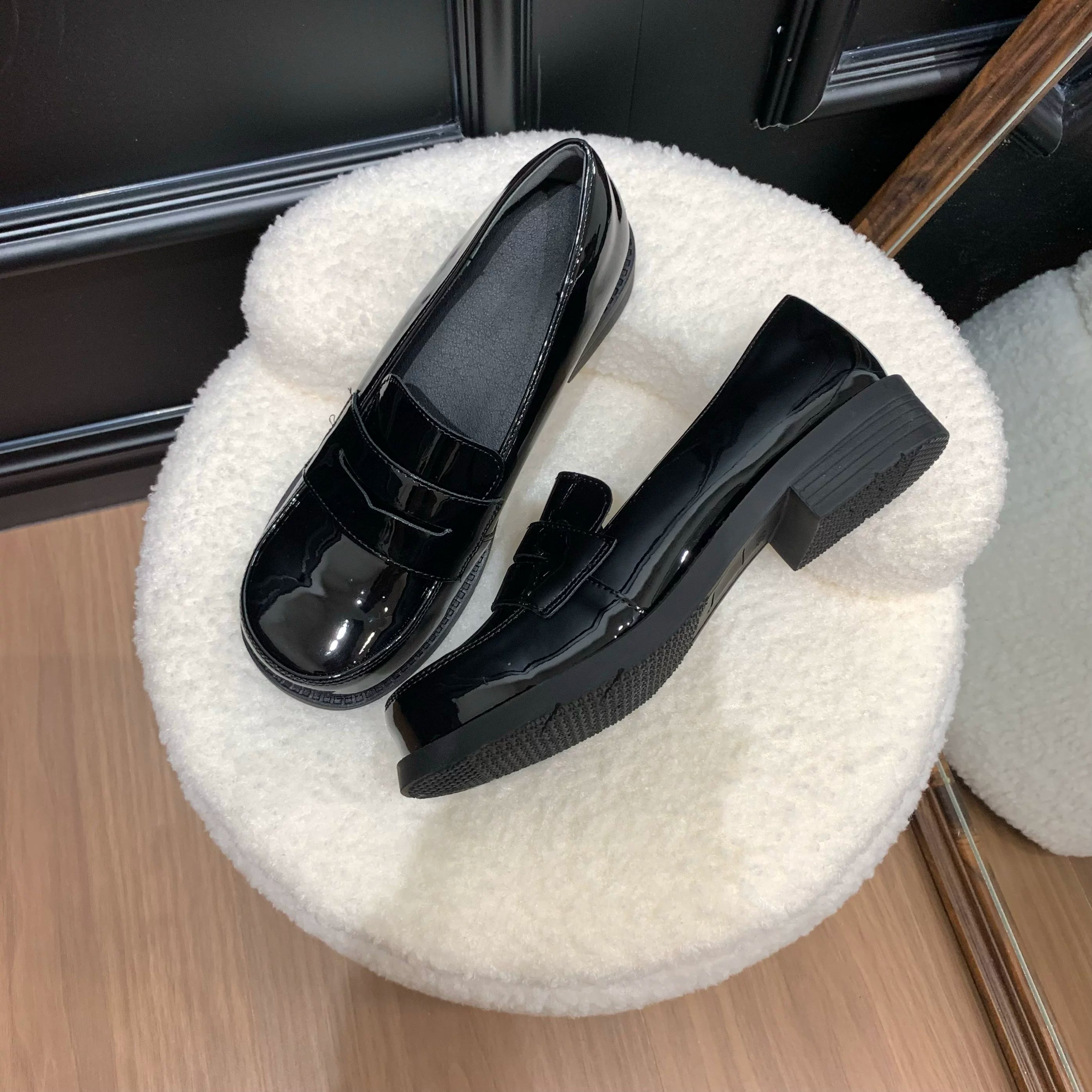 (Stokda) Şirin Dovşan Orijinal JK Forma Ayaqqabıları Əsas Orta Daban Çoxfunksiyalı Dəyirmi Barmaqlı Loferlər Aşağı Dabanlı Tələbə Ayaqqabıları