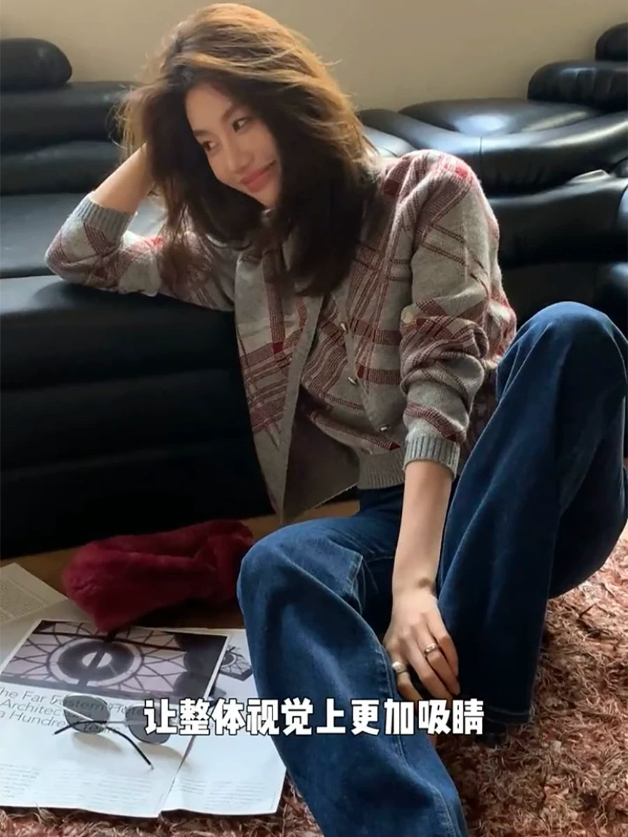 Gündəlik və rahat iki hissəli dəst, 2025-ci ilin erkən yaz yeni rəngli bloklu dama-dama toxunmuş hırka qısaqol top dəsti