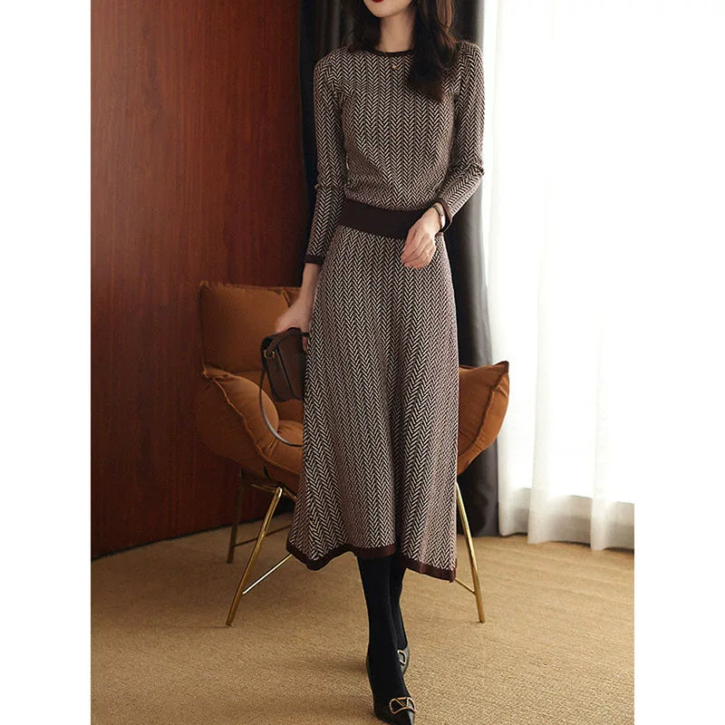 2025 Payız/Qış Yeni Stil, Dəbli, Gənc, Retro Üslublu Yüksək Zolaqlı Örgü Top və Ətək İki Hissəli Dəst