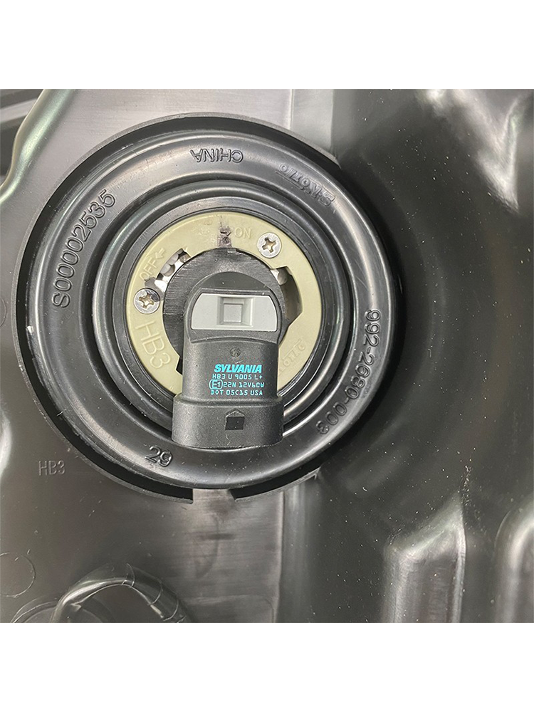 Changan Suzuki Vitara headlight kit is compatible with headlights, high beams, low beams and LED lights.