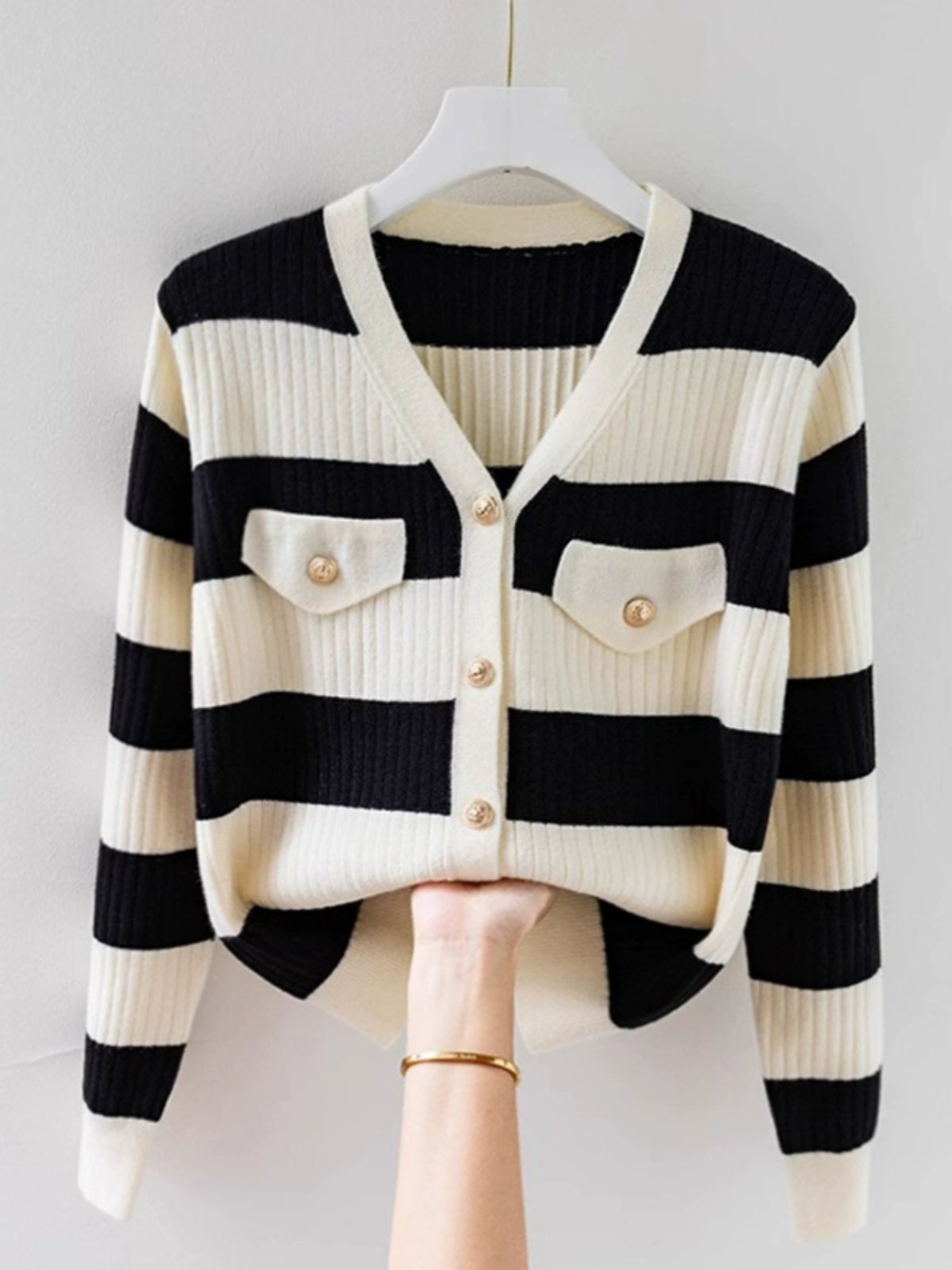 Plus Size Women's V-Neck Striped Chanel Style Knit Top, Fall/Winter Loose Fit, Slimming, Fashionable Sweater