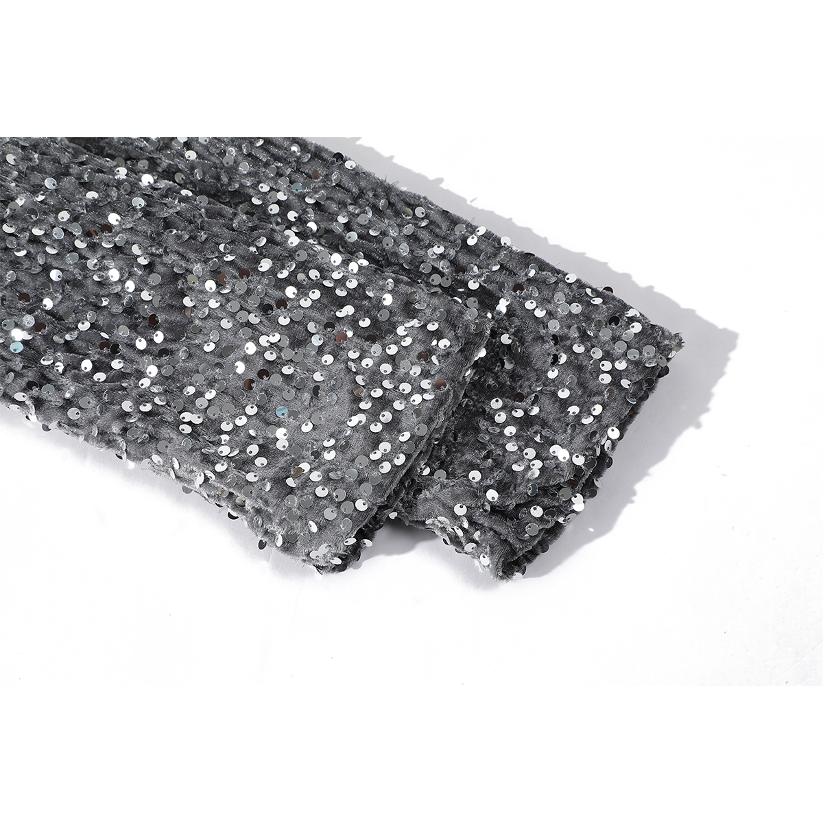 Chola Lisanın Yeni il geyimi: İllik görüşlər, payız və qış üçün bəzəkli zərif don - Balıqçılıq üslubunda görüş ətəyi