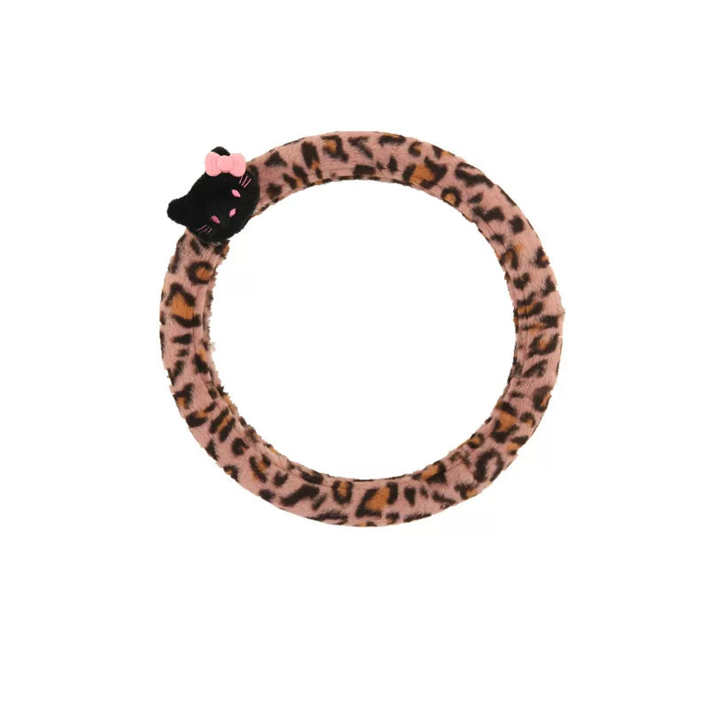 New winter plush car steering wheel cover, warm, heated, protective, cute cartoon, non-slip and sweat-absorbent.