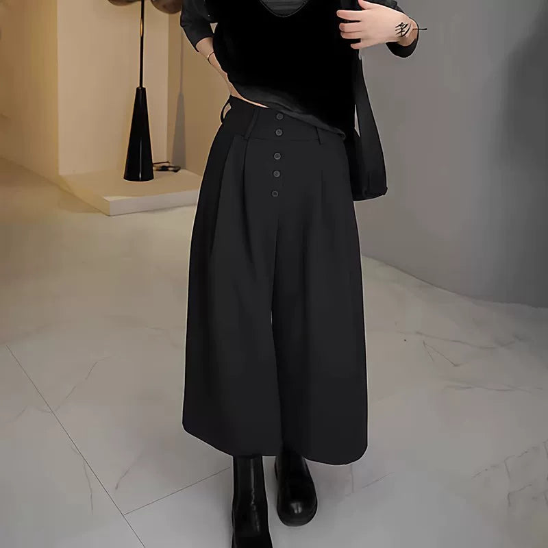 Qadın qara qısa kostyum şalvarı, yaz üslubunda, böyük ölçüdə, yüksək belli, arıqladıcı, büzməli dizayn, gündəlik və boş enli şalvar.