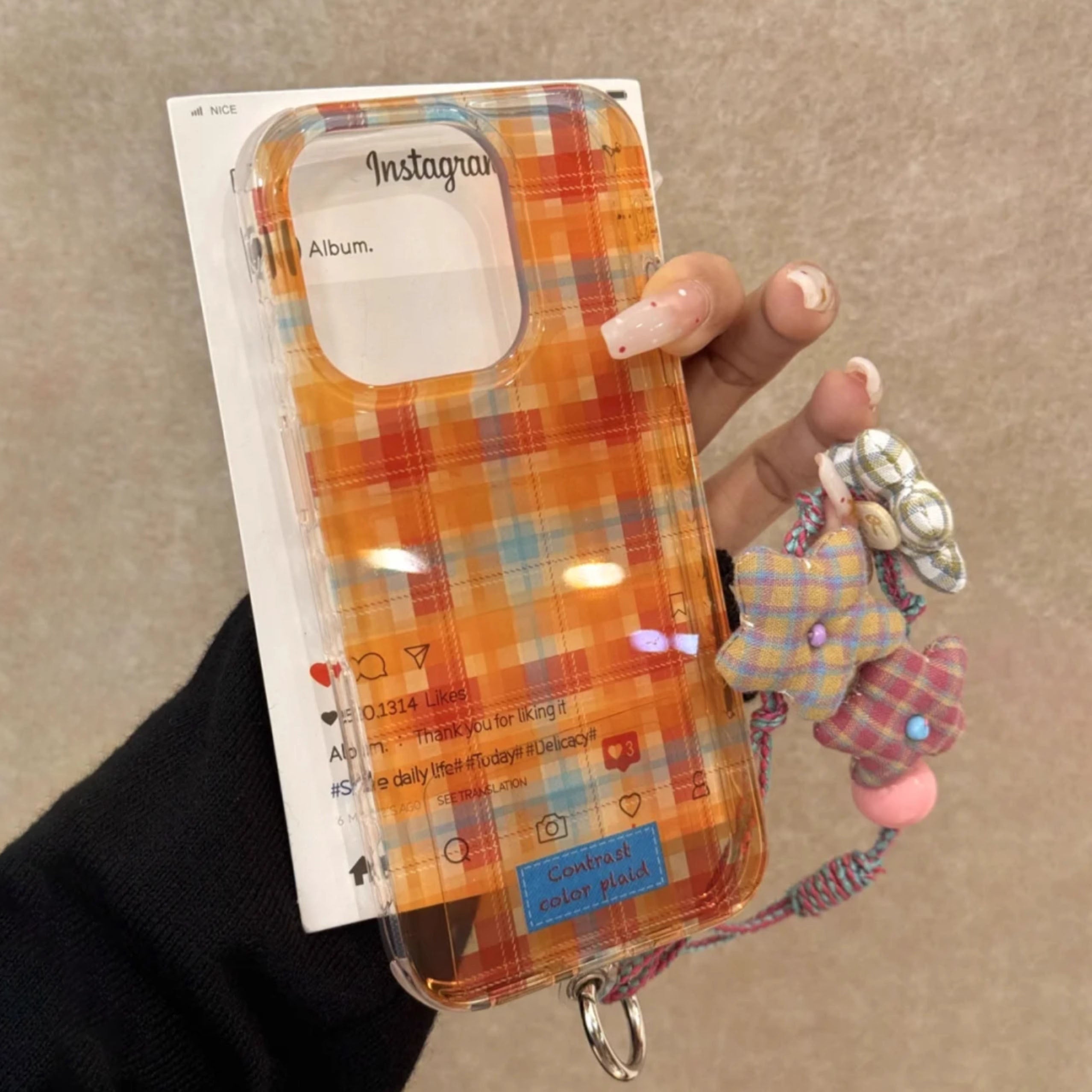 Koreya üslublu zərif çəhrayı və yaşıl plaid Apple 16promax mobil telefon qutusu üçün uyğun yeni yüksək səviyyəli 15 lanyard ilə 14 şəffaf 13 kreativ iphone16pro niş qadın qutusu 17promax dəsti