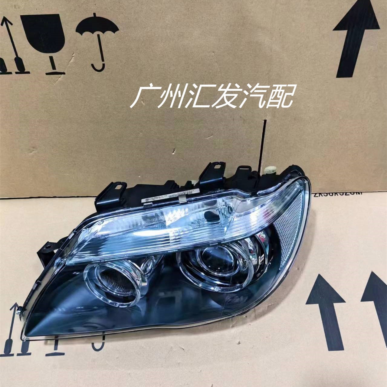 Yeni BMW 7 Seriyası E66, 730, 735, 740, 745, 750 və 760 Li fara dəstlərinə tətbiq olunur.