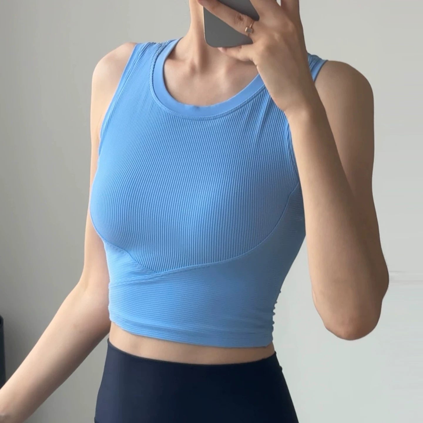 Yoyo idman bra fitness bra Pilates məşq geyim üst geyinmək sinə yastığı ilə yoga geyim jilet tövsiyə edir