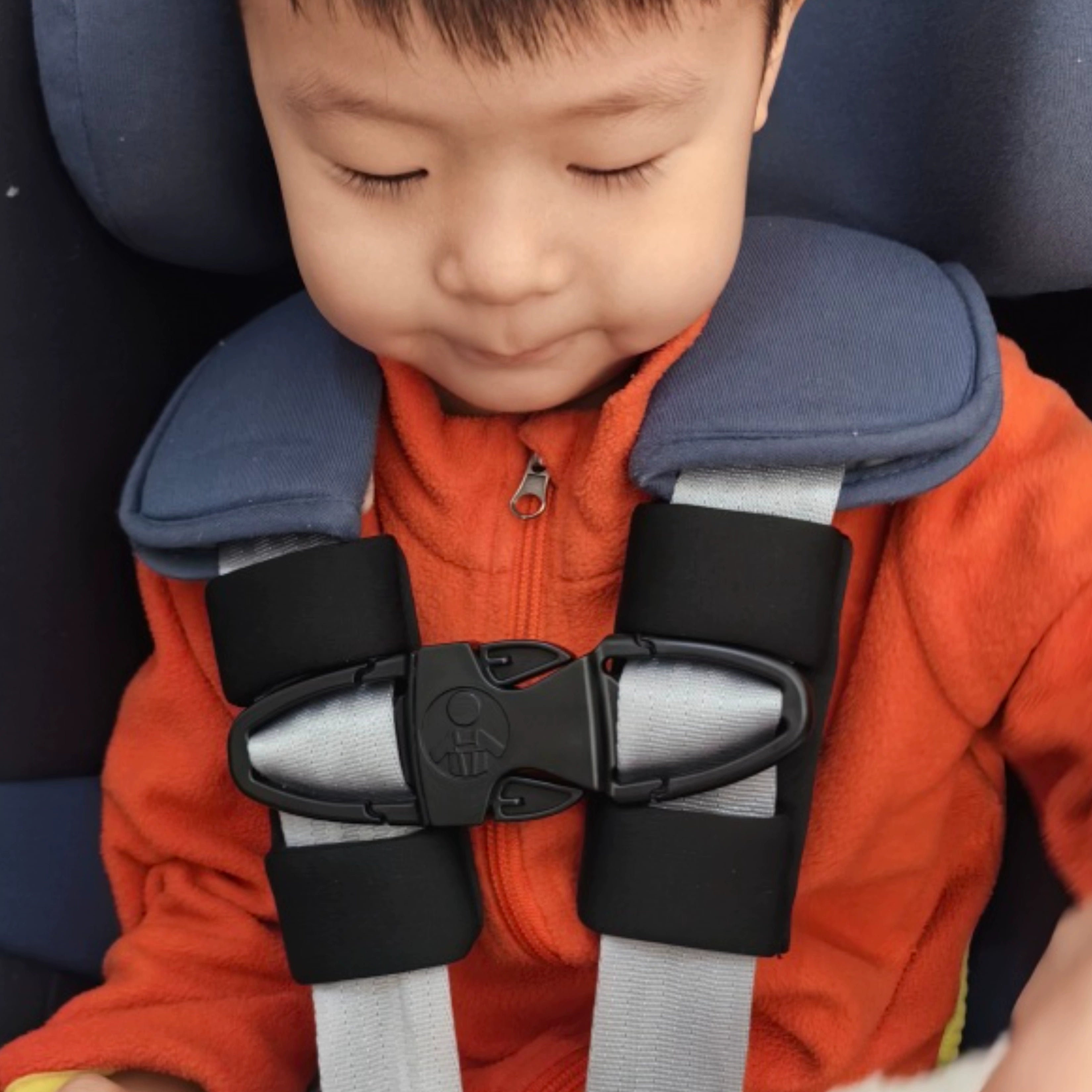 Uşaqlar üçün Avtomobil Oturacaqları Döş Tokası Təhlükəsizlik Kəməri Saxlayan Toqqa Körpə Sərbəst buraxılmayan Tənzimlənən Kilid Faydalı Qadcet Aksesuarları