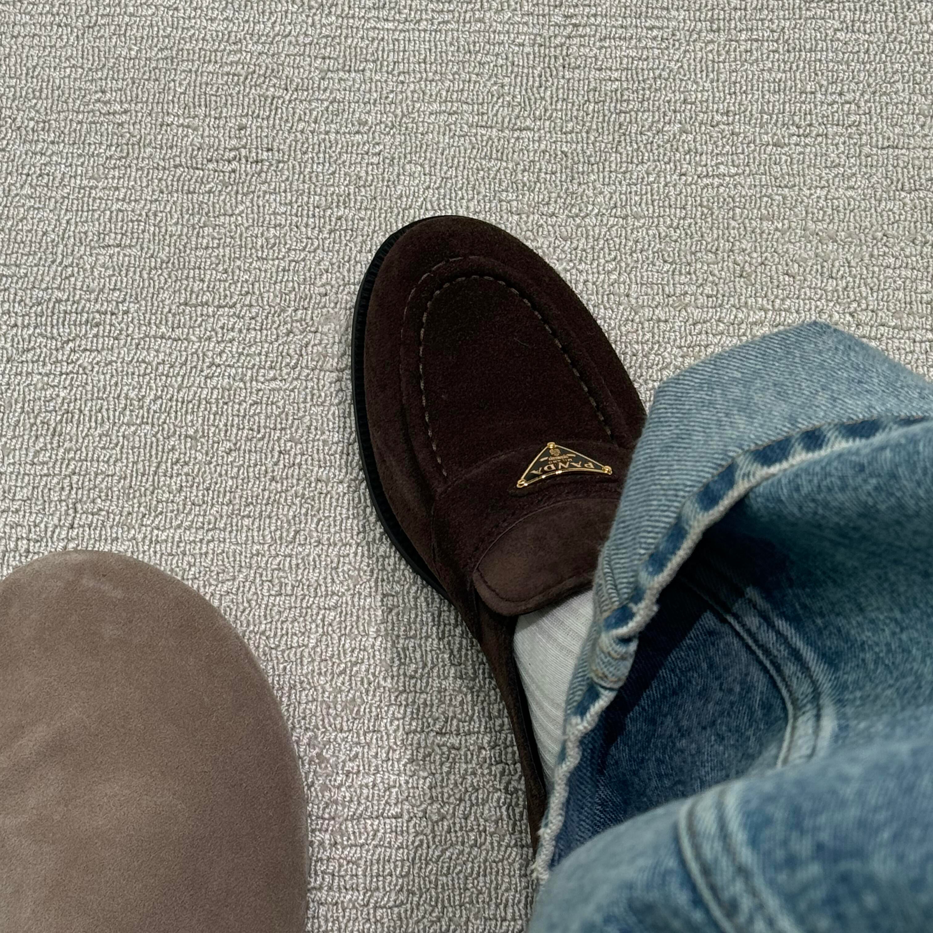 Quzu dərisi versiyası ~ Retro üçbucaqlı tokalı orijinal dəri qalın dabanlı qadın payız sürüşkən loferləri qalın dabanlı balet ayaqqabıları