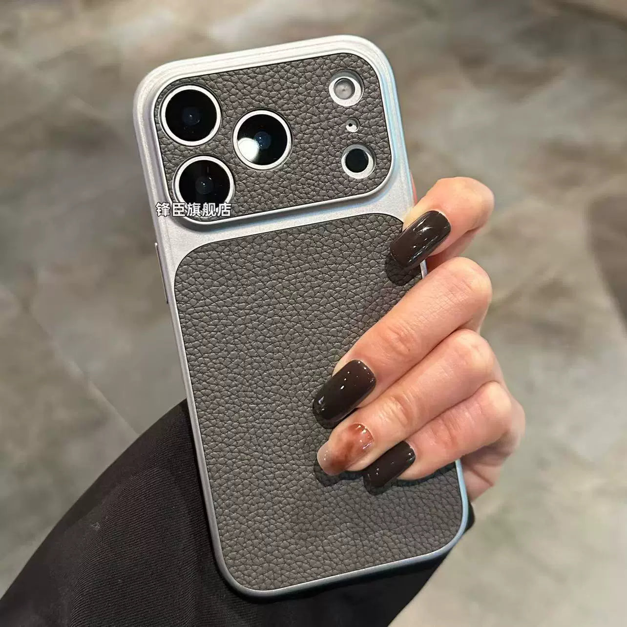 Yüksək səviyyəli şampan narıncı tikişli kontrastlı dəri naxışı iPhone17promax cib telefonu üçün uyğun yeni yaradıcı niş Apple 16promax ikinci genişləndirmə pəncərəsi 15 incə deşik hər şey daxil 14 moda